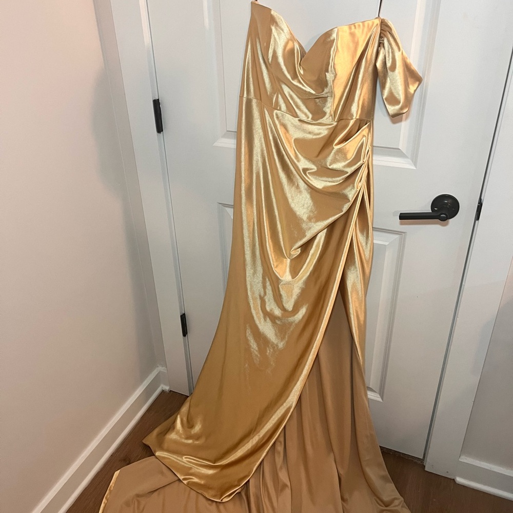 Elegant Gold Off-Shoulder Prom Dress